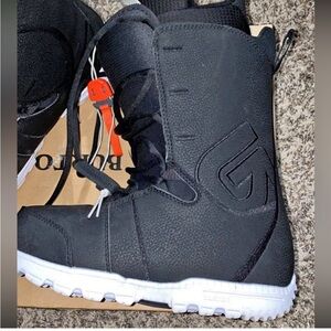 Men’s Burton Snowboard boots-NEW